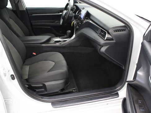 Used 2024 Toyota Camry LE FWD image 34