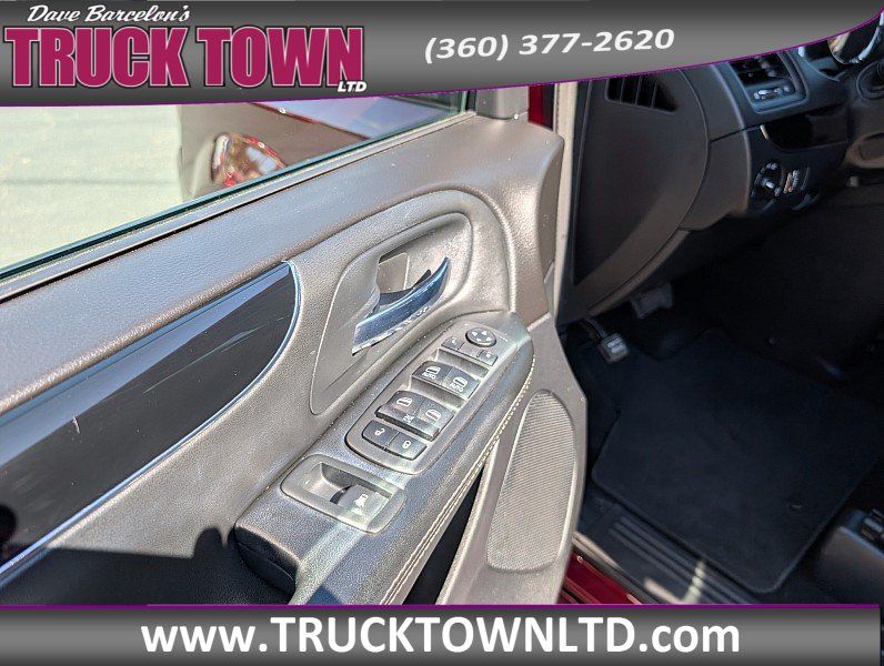 Used 2018 Dodge Grand Caravan SE FWD image 20