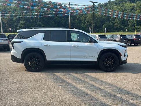 Used 2026 Chevrolet Traverse RS AWD/4WD image 4