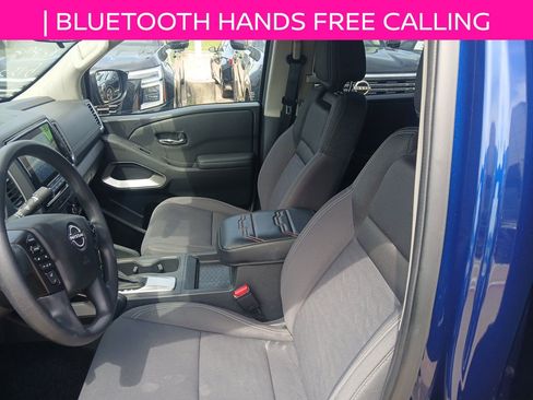 Used 2023 Nissan Frontier SV w/ Technology Package AWD/4WD image 10