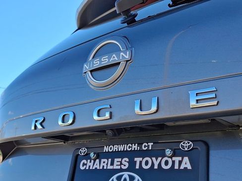 Used 2023 Nissan Rogue SV image 30