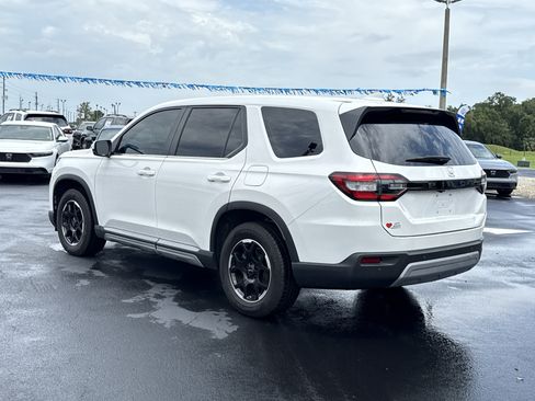 Certified 2025 Honda Pilot EX-L image 10