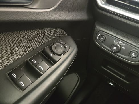 Used 2021 Chevrolet TrailBlazer LT w/ Convenience Package FWD image 28