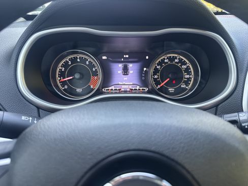 Used 2014 Jeep Cherokee Trailhawk w/ Comfort/Convenience Group AWD/4WD image 22