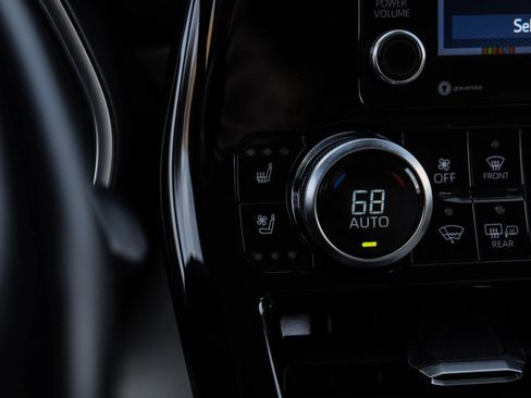 Used 2020 Toyota Highlander Limited image 26