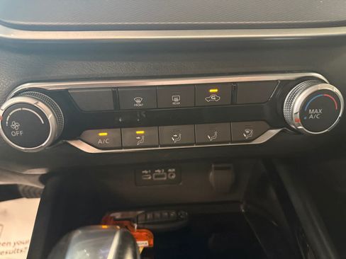 Used 2024 Nissan Altima 2.5 SR FWD image 17