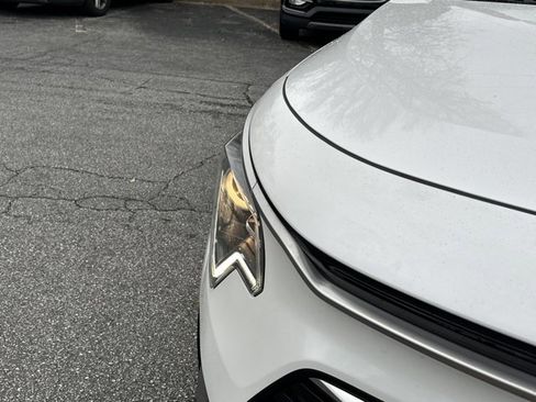 Used 2023 Kia Niro EX Touring image 13