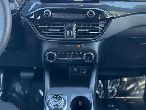 Used 2025 Ford Escape ST-Line image 16