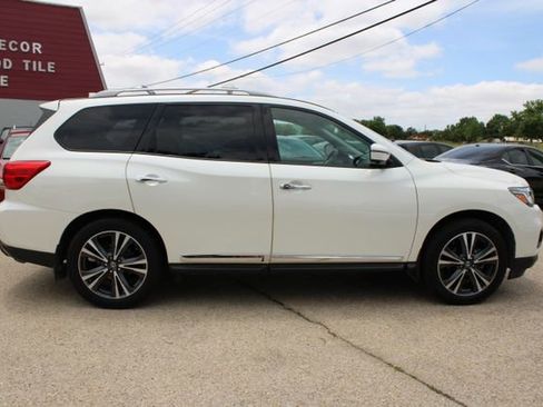 Used 2020 Nissan Pathfinder Platinum w/ Cargo Package FWD image 2