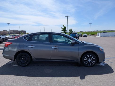 Used 2018 Nissan Sentra S FWD image 4