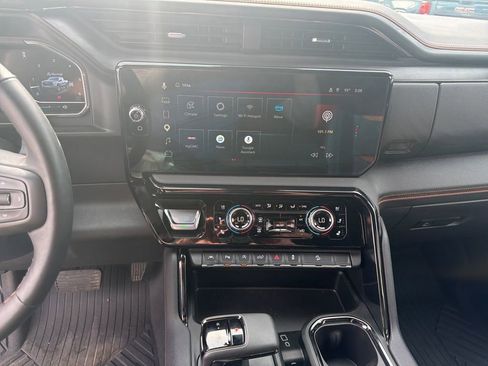 Used 2025 GMC Sierra 1500 AT4 w/ AT4 Premium Package AWD/4WD image 19