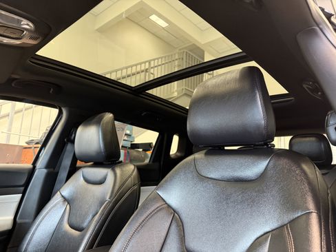 Used 2024 Jeep Compass Limited w/ Sun and Sound Group image 16