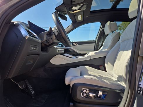 Used 2025 BMW X6 xDrive40i AWD/4WD image 16