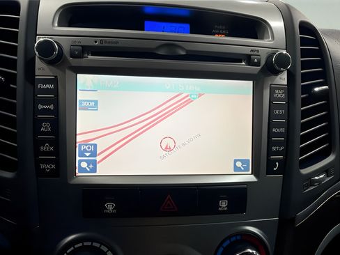 Used 2010 Hyundai Santa Fe GLS w/ Premium Pkg 2 FWD image 19
