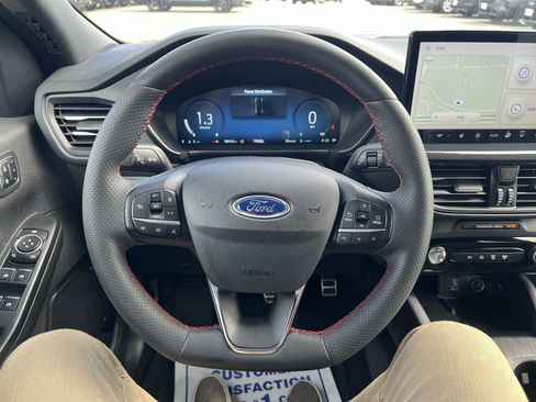 Certified 2023 Ford Escape ST-Line Select w/ Tech Pack #2 image 9