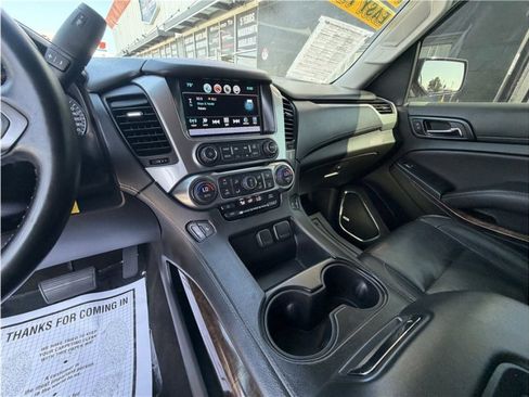 Used 2018 Chevrolet Suburban LT AWD/4WD image 35