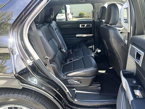 Used 2023 Ford Explorer XLT w/ Equipment Group 202A AWD/4WD image 21