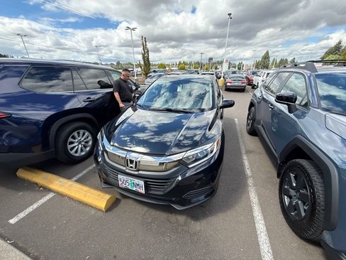 Used 2019 Honda HR-V LX image 1