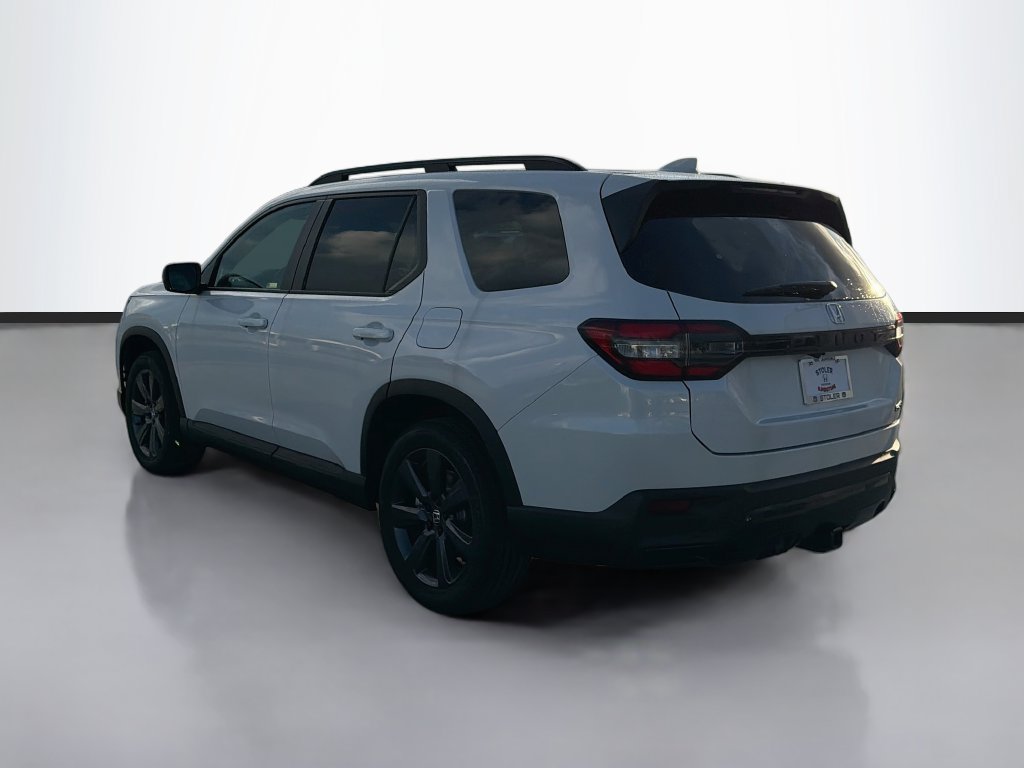 New 2026 Honda Pilot Sport image 5