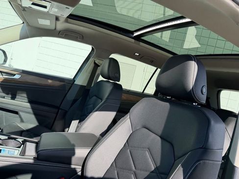New 2026 Volkswagen Atlas SE FWD image 17