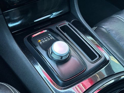 Used 2019 Chrysler 300 S RWD image 19