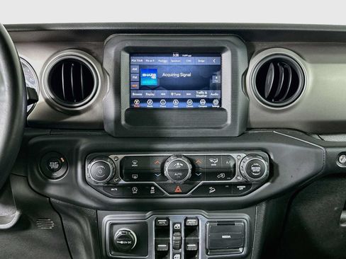 Used 2018 Jeep Wrangler Unlimited Sport S AWD/4WD image 13