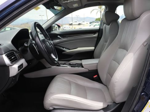 Used 2018 Honda Accord Touring image 11