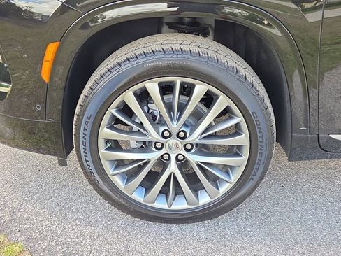 New 2026 Buick Enclave Avenir w/ Super Cruise Package FWD image 7