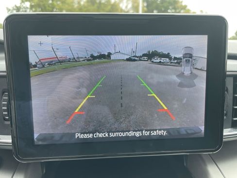 Certified 2022 Ford Explorer XLT w/ Equipment Group 202A image 17