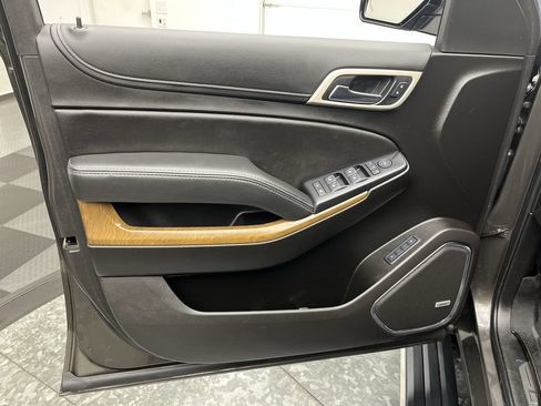 Certified 2019 GMC Yukon Denali w/ Denali Ultimate Package AWD/4WD image 10