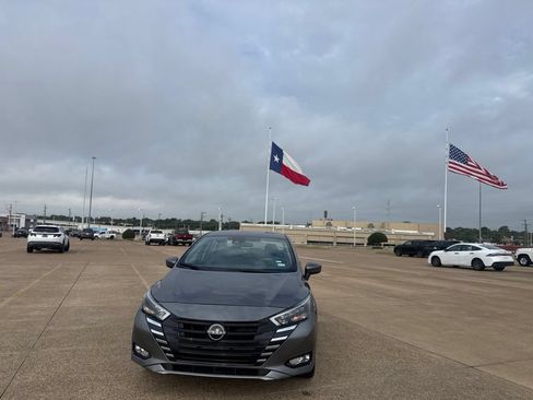 Certified 2025 Nissan Versa SV FWD image 5
