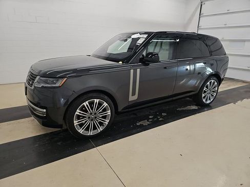 Used 2023 Land Rover Range Rover Long Wheelbase SE image 1