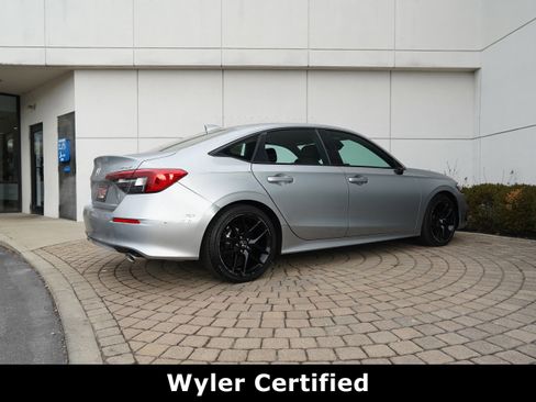 Used 2023 Honda Civic Sport image 3