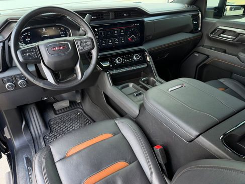 Used 2024 GMC Sierra 2500 AT4 w/ AT4 Premium Plus Package AWD/4WD image 2