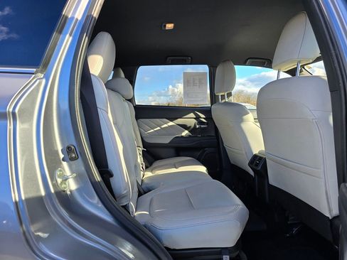 Used 2022 Mitsubishi Outlander SEL image 12