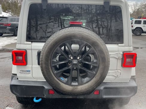 Used 2022 Jeep Wrangler Unlimited Sahara w/ Cold Weather Group image 6