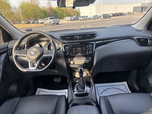 Used 2022 Nissan Rogue Sport SL image 17