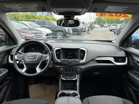 Used 2024 GMC Terrain SLE FWD image 25