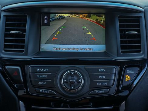 Used 2020 Nissan Pathfinder S image 30