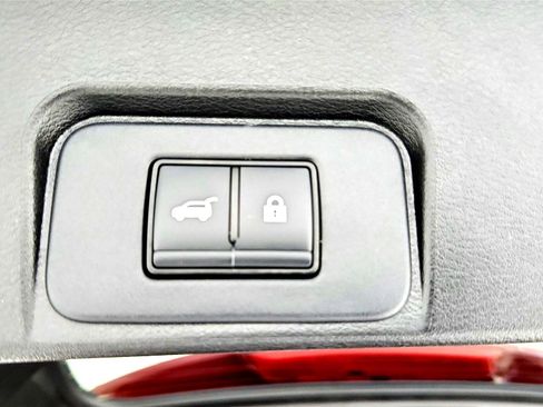 Used 2024 Nissan Rogue SL w/ SL Premium Package image 43