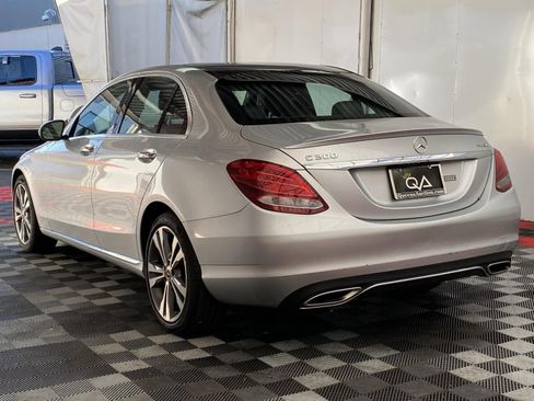 Used 2018 Mercedes-Benz C 300 4MATIC Sedan image 4