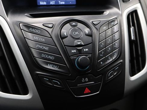 Used 2014 Ford Focus SE image 32