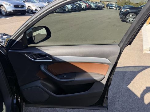 Used 2016 Audi Q3 2.0T Premium Plus w/ Technology Package image 24