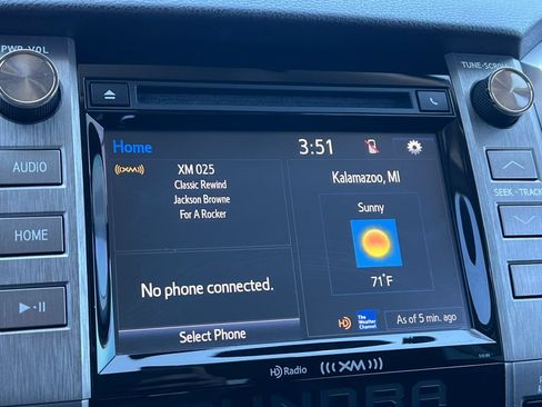 Used 2018 Toyota Tundra SR5 w/ SR5 Upgrade Package RWD image 27
