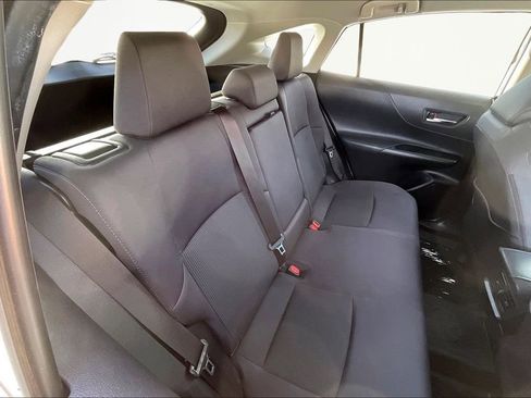 Used 2022 Toyota Venza LE image 27