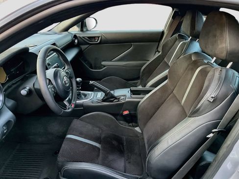 Used 2023 Toyota GR86 Premium w/ ALL Weather Mat Package (TMS) RWD image 20