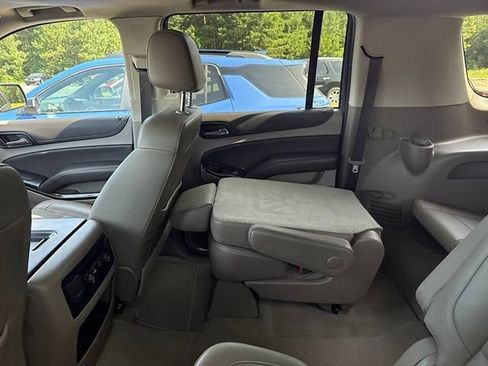 Used 2020 Chevrolet Suburban LT AWD/4WD image 9