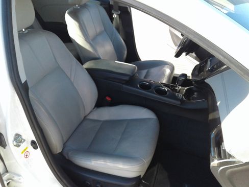 Used 2018 Toyota Avalon Limited image 10