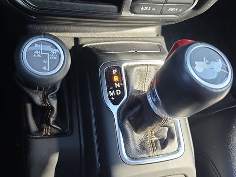 Used 2023 Jeep Wrangler Unlimited Sahara AWD/4WD image 31