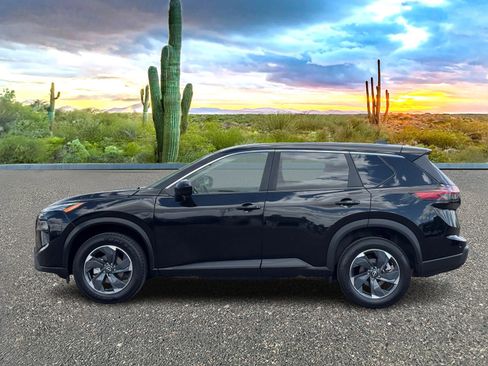 Certified 2025 Nissan Rogue SV image 3